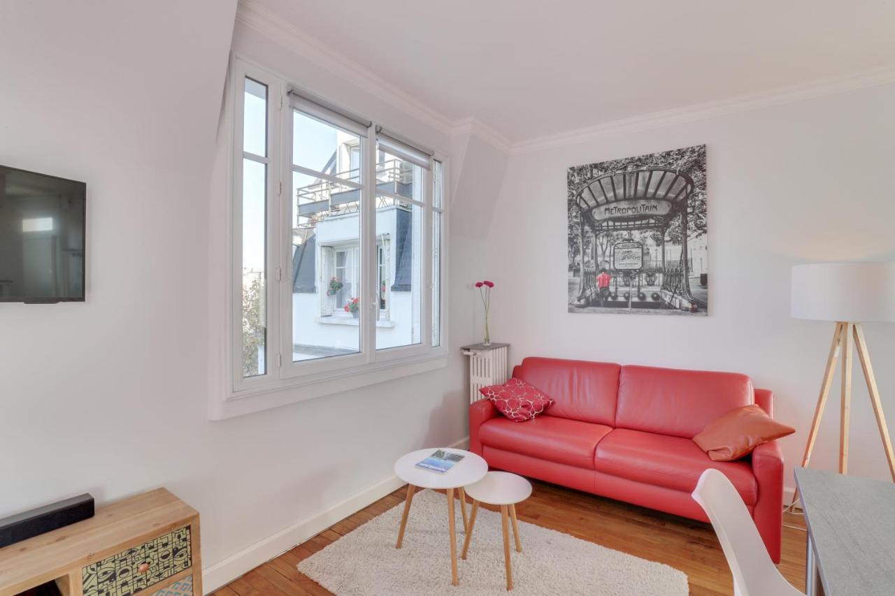 Eiffel Tower View + Terrace Saint Germain Des Pres Paris