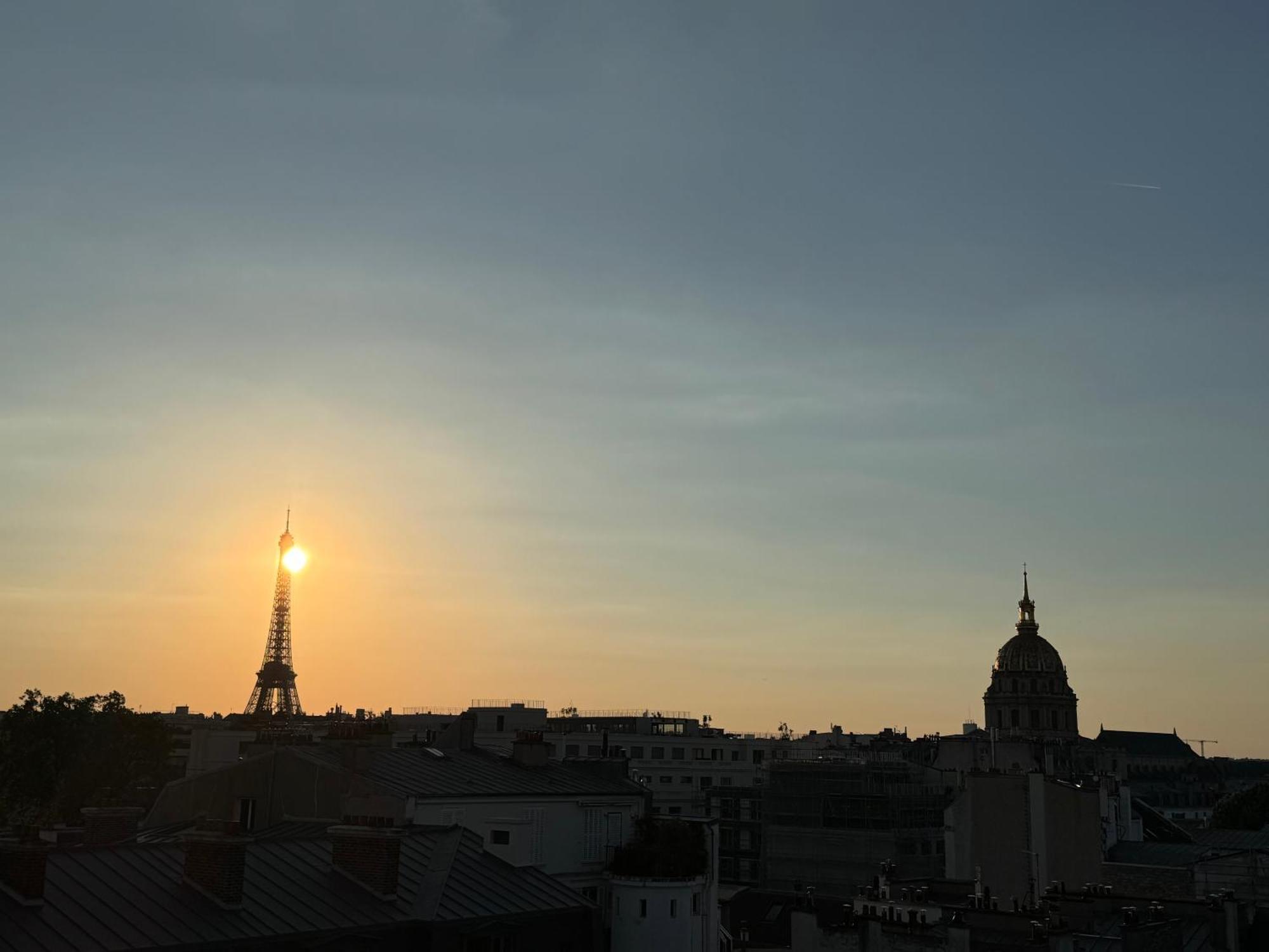Eiffel Tower View + Terrace Saint Germain Des Pres Parigi