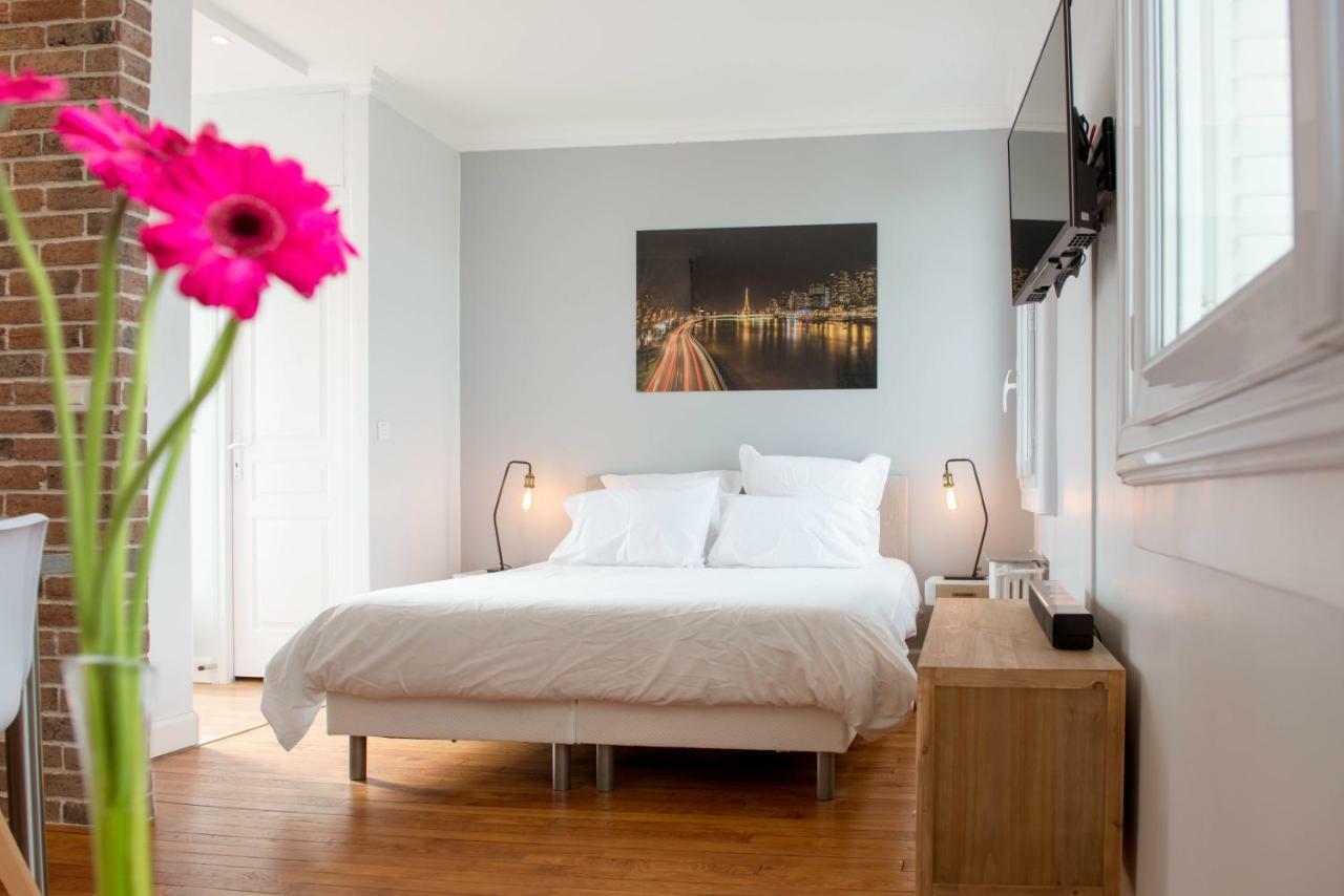 Eiffel Tower View + Terrace Saint Germain Des Pres *